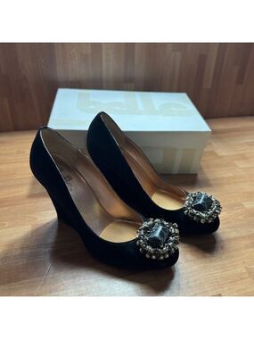 Sigerson Morrison belle black Apache rhinestone wedges size 8.5 velvet